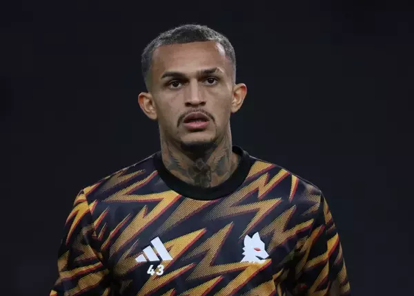 右SB補強狙うレアル、ローマDFウェズレイに関心　非公式ながら接触か