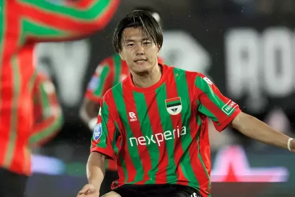 「日本人ホットライン」が試合を救う一撃！　佐野航大の完璧FKを小川航基がヘッドで叩き込み日本人対決はドロー