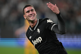 衰えも指摘されるレヴァンドフスキの最良の後釜は？　バルサファンたちはヴラホビッチだと主張