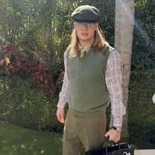 世界が恐怖するストライカーに見えない？　「社会科の先生みたい」と言われたハーランドのファッションが話題に