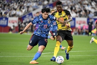 Jリーグ最強ストライカーがようやく代表の舞台で輝く　上田綺世が見せる他のFWにない唯一無二の武器