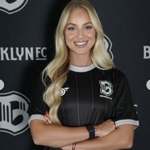 現女子サッカー界でNo.1級に美しいとSNSでは大人気も…… 肝心のプレイはFWなのに3年間ノーゴールのに厳しい声「写真撮影のことばかりに気が向いて」
