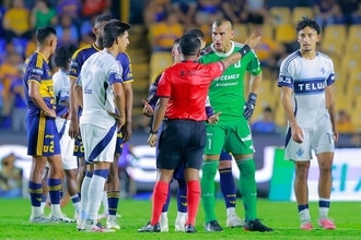 退場処分にキレたGKがゴミ箱に椅子も投げての大暴れ　SNS上ではティグレスのベテランGKに厳しい声「わがままな子供のよう」