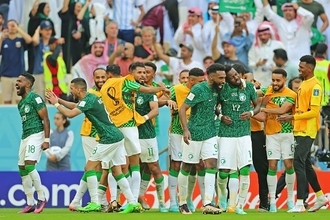 ジダンの頭突き、神の手ゴールにも負けぬ“W杯史上最大級”サプライズ？　サウジのミラクル勝利に世界が大興奮