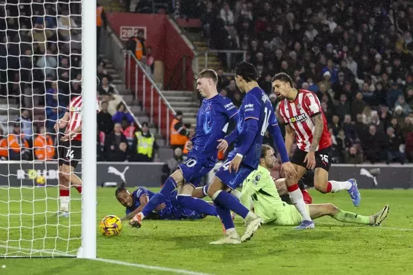 「［特集／攻撃型MF新四天王 04］ドリブルもシュートも手がつけられぬ　覚醒のパルマーがチェルシーを牽引」の画像