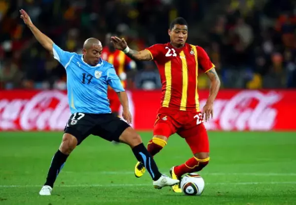 「吠える、報復、飛び蹴りも！　守備的MF”最恐の闘犬”は誰だ!?」の画像