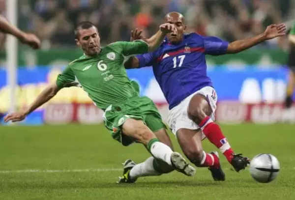 「吠える、報復、飛び蹴りも！　守備的MF”最恐の闘犬”は誰だ!?」の画像