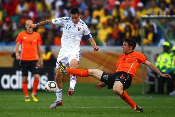 吠える、報復、飛び蹴りも！　守備的MF”最恐の闘犬”は誰だ!?