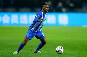 セクシー妻のマークは S ラモス級 1cmたりとも離れぬ熱々カップル 画像アリ 19年6月28日 エキサイトニュース