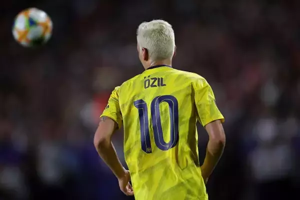 エジルのベストシーズンがやってくる？　エメリ「彼のベストを引き出したい」