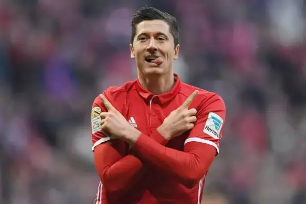 レヴァンドフスキ、バスケの腕前も一流!?　シュートセンスが半端ない［映像アリ］