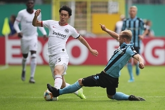 日本人FWの帰還が今夏最大の補強!?　フランクフルトにプラスする“創造性”