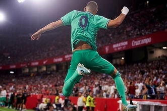 今こそメッシに打ち勝つ時　この機を待ち続けたレアル・9番が狙う“得点王”