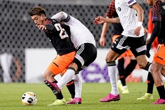 堂安律はPSVでも主役になれる　貪欲さに驚く声も「日本人は控えめだと……」