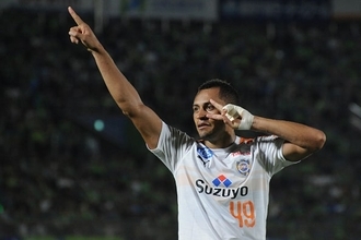 清水の“グラウンダーFK”に世界も驚いた　得点王狙える男の意外性抜群キック［映像アリ］