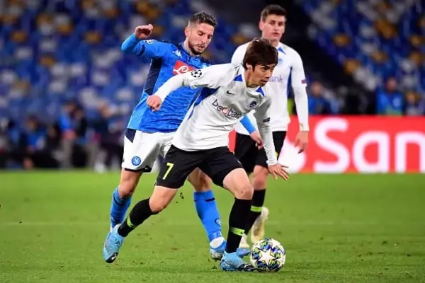 伊東純也が“やたらと速い”　日本のスピードスターにナポリファンも驚き