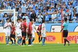 「ルヴァン杯決勝“衝撃の舞台裏”　札幌の選手は主審に谷口退場の撤回を求めていた!?」の画像1