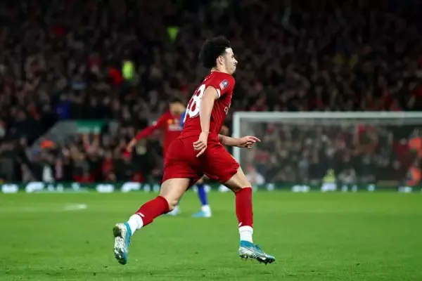 注目は南野だけではない　“第2のアーノルド”へ期待膨らむリヴァプールの新星［映像アリ］