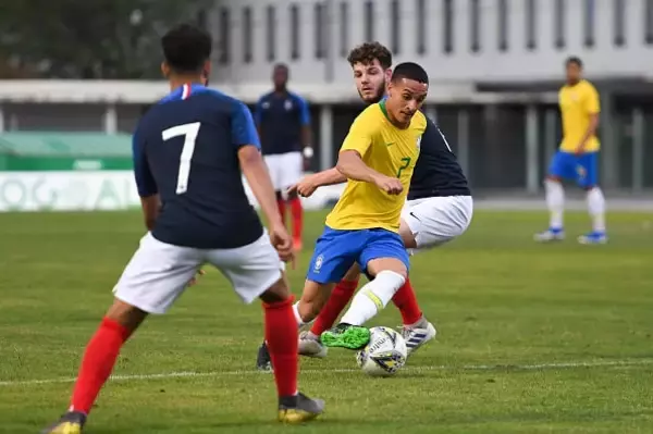 「NEXTサンチョを探せ　ドルトムントが注目する“2人”のブラジル人FW」の画像