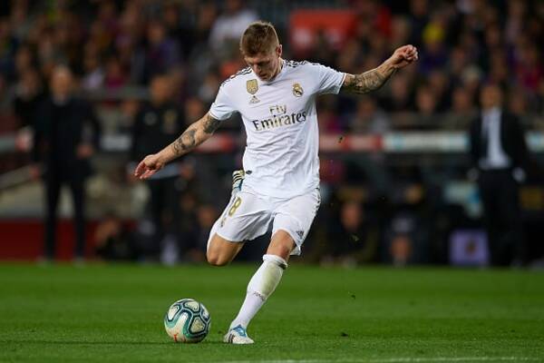 レアルの中盤支配するロングパスの魔術師 成功率 86 5 のマエストロ 年2月7日 エキサイトニュース レアルの中盤支配するロングパスの魔術師 成功率 86 5 のマエストロ 年2月7日 エキサイトニュース