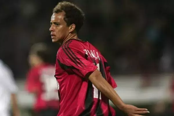 ルーニー&テベスよりも評価は上!?　Jリーグでも輝いた“魔術師”への賛辞