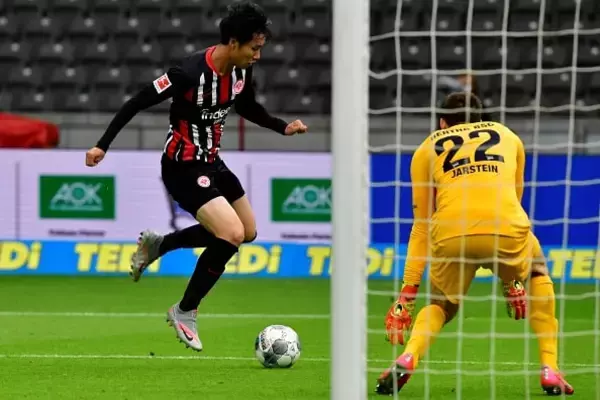 海外組の“今季No.1”サプライズ!?　ドイツを唸らせた鎌田大地の急成長