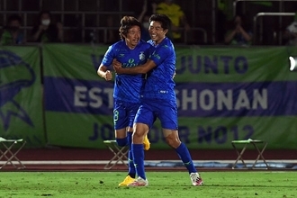 ［MIXゾーン］冴えわたった浮嶋采配　ベルマーレの初勝利を呼び込んだ微調整とは