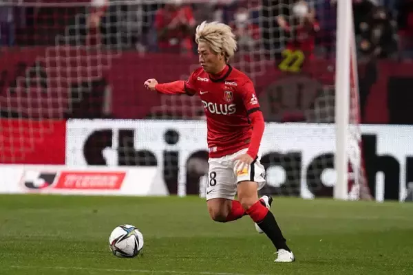 中盤を支配し続けたレッズ小泉佳穂　その秘密はピッチを“俯瞰”して見る目にあり