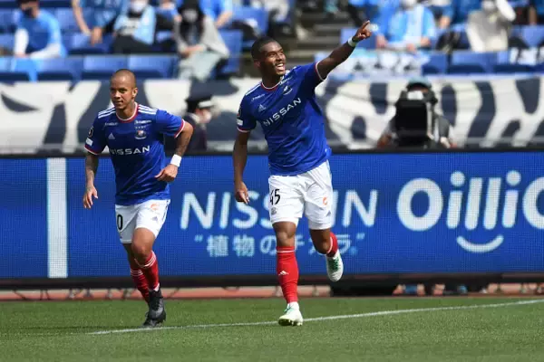 2得点で横浜ダービーの主役となったオナイウ阿道　1.5列目の経験が自身の新たな強みとなる