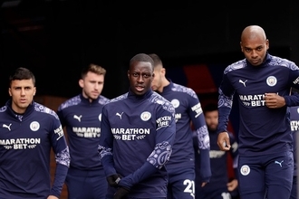 これがメンディの本来の姿か？　左サイドから見せる高速クロスで好機を量産中