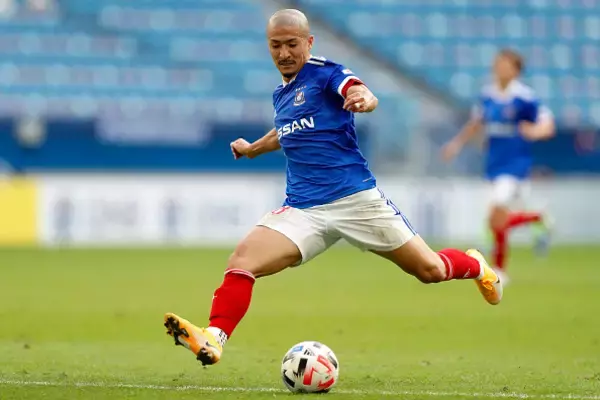 爆速で横浜FMの攻守を支える“スプリント王”　ポステコグルースタイルを体現する前田大然