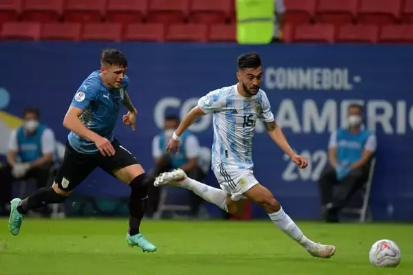 「“メッシ抜き”の守備組織が完成　アルゼンチンは難敵ウルグアイをいかに凌駕したのか」の画像