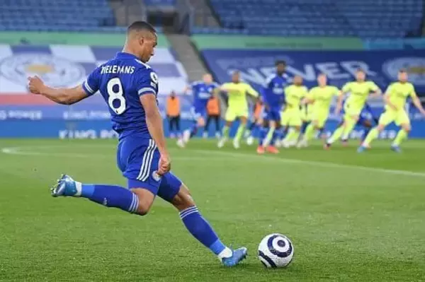 リヴァプールにとって理想的？　ワイナルドゥムの後釜に最適な男とは