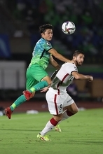 ベルマーレに必要なのは、“守備隊形の使い分け”　鹿島戦で生じた［5-4-1］の弊害　