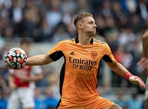 今のままでは難しい？　アーセナルの守護神レノが解決したい難題