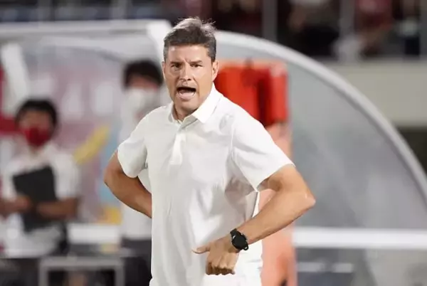 前半支配した徳島がまさかの超劣勢に　古巣対戦の浦和指揮官が見せた後半の打開策とは