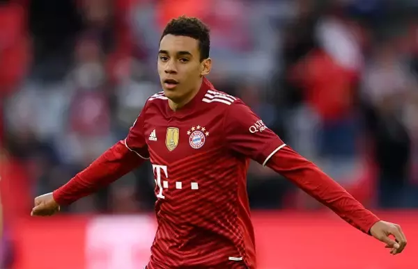 “何でもできる18歳”はもうバイエルンの1stチョイスか　プレイの幅が段違い