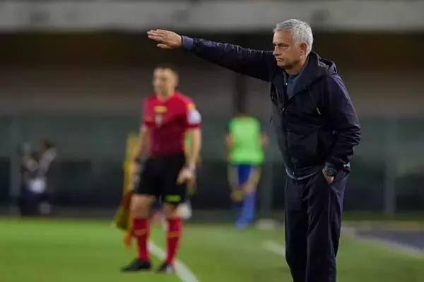 モウリーニョのチームらしからぬ“守備崩壊”　今季初黒星のローマの修正ポイントは