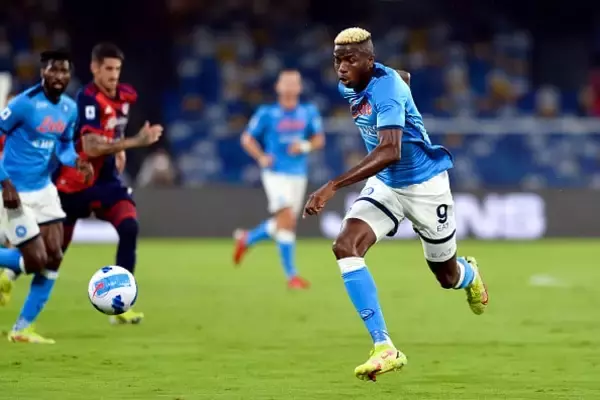 セリエAで新たな“看板ストライカー”誕生の予感　ナポリの最前線で暴れる怪物FW