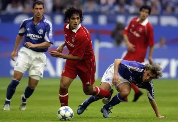 「バイエルンやマンCが欲しがったFWは40歳でも現役　怪我で苦悩も復活したストライカー」の画像