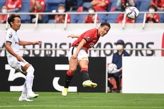 左SBから攻撃の起点となった山中亮輔　自身の武器で浦和を上昇させられるか