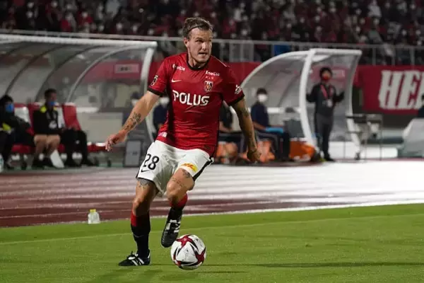 今夏加入で守備の要となるショルツ　期待膨らむポゼッション時の攻撃性