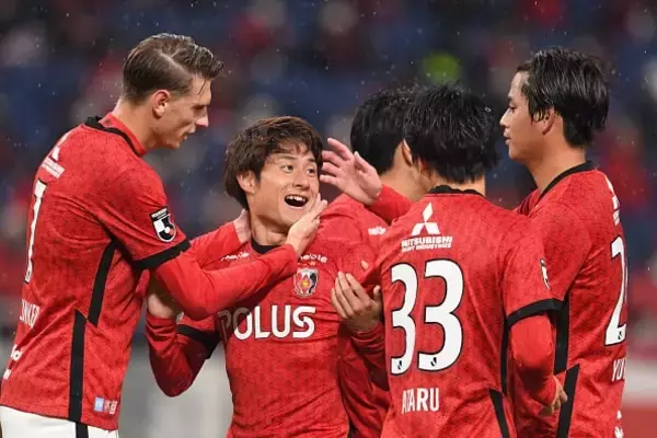 浦和レッズの攻撃の完成形が見えた？　1年間で作り上げた“変形型偽9番”