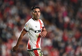 クーマンを解任に追いやったファルカオの一撃　35歳となったストライカーは衰え知らず