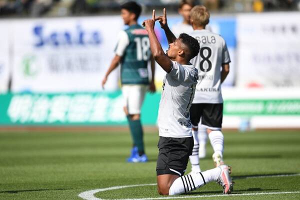 ウタカをも超えるその得点力 J2首位を走るジュビロ磐田の万能fwルキアン 21年11月5日 エキサイトニュース