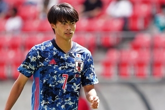 最終予選初招集もベトナム戦では出番なし……　森保監督は三笘薫をどこで起用する？
