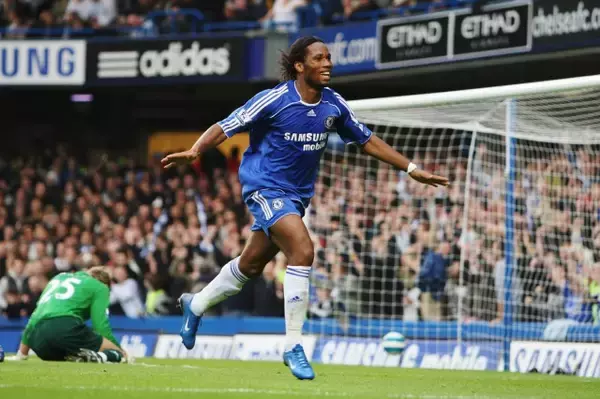 ［PREMIER英雄列伝 #03］UEFA杯決勝でなにもできなかった男はチェルシーのスーパーエースに成長した　インパクトが強烈すぎる厚くて高いドログバの壁