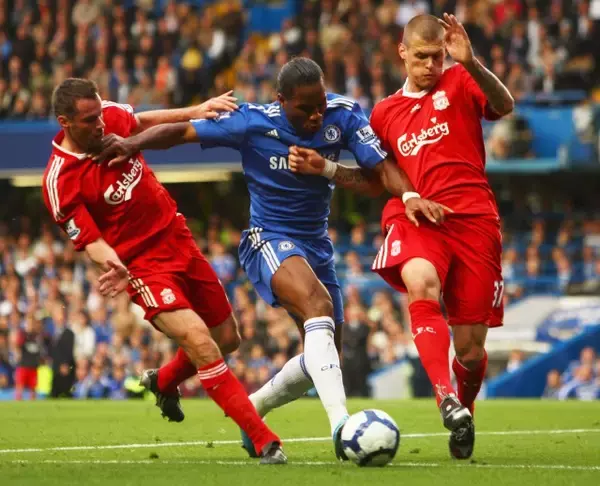 「［PREMIER英雄列伝 #03］UEFA杯決勝でなにもできなかった男はチェルシーのスーパーエースに成長した　インパクトが強烈すぎる厚くて高いドログバの壁」の画像