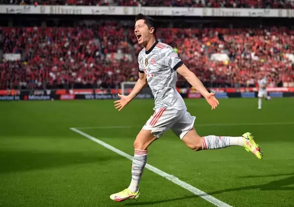 「今季のCL得点王争いは異常　5試合で《9ゴール》も奪う2人のバトル」の画像