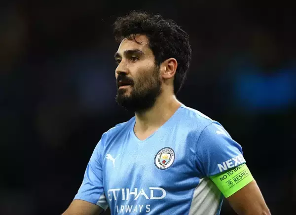 将来は長谷部誠とともに監督就任も？　名将の下で学ぶマンCのMFが指導者プログラムへ参加